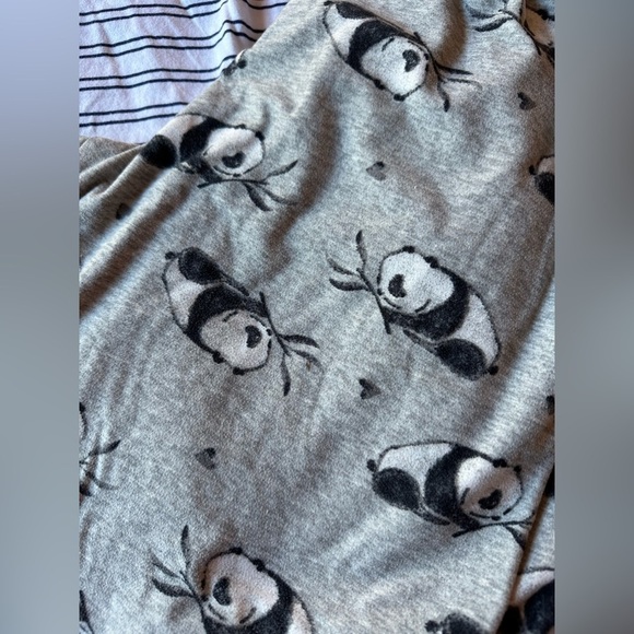 Girls 14/16 two piece set panda joggers MUDD and cat & Jack top - Picture 2 of 5